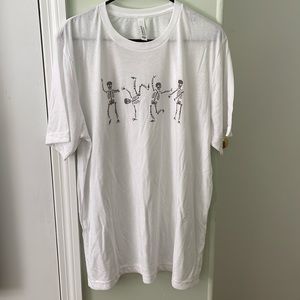 Never worn white T-shirt with skeleton design XL
